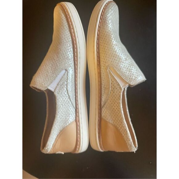 UGG Adley Perf Stardust Slip Ons (SZ 8) - Picture 5 of 6